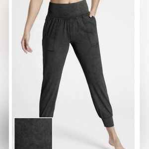 Athleta Salutation High Rise Jogger in Heather Charcoal